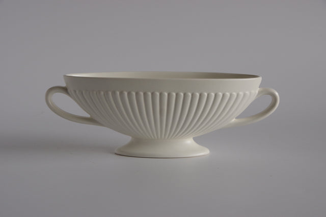 Wedgwood 耳付きのフラワーベース