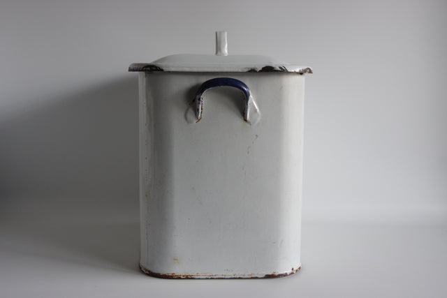 白いホーローのBREAD缶