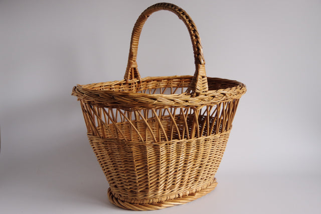 ウィッカーバスケット