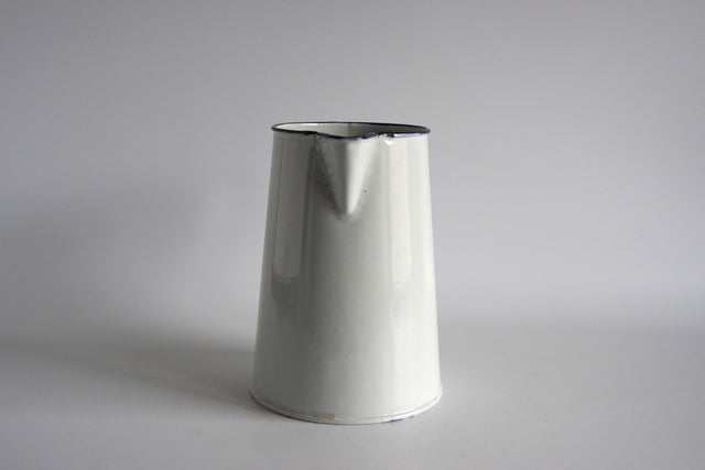 ホーロー　ピッチャー